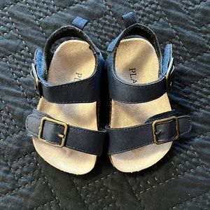 Childrens place 6-12 Sandals